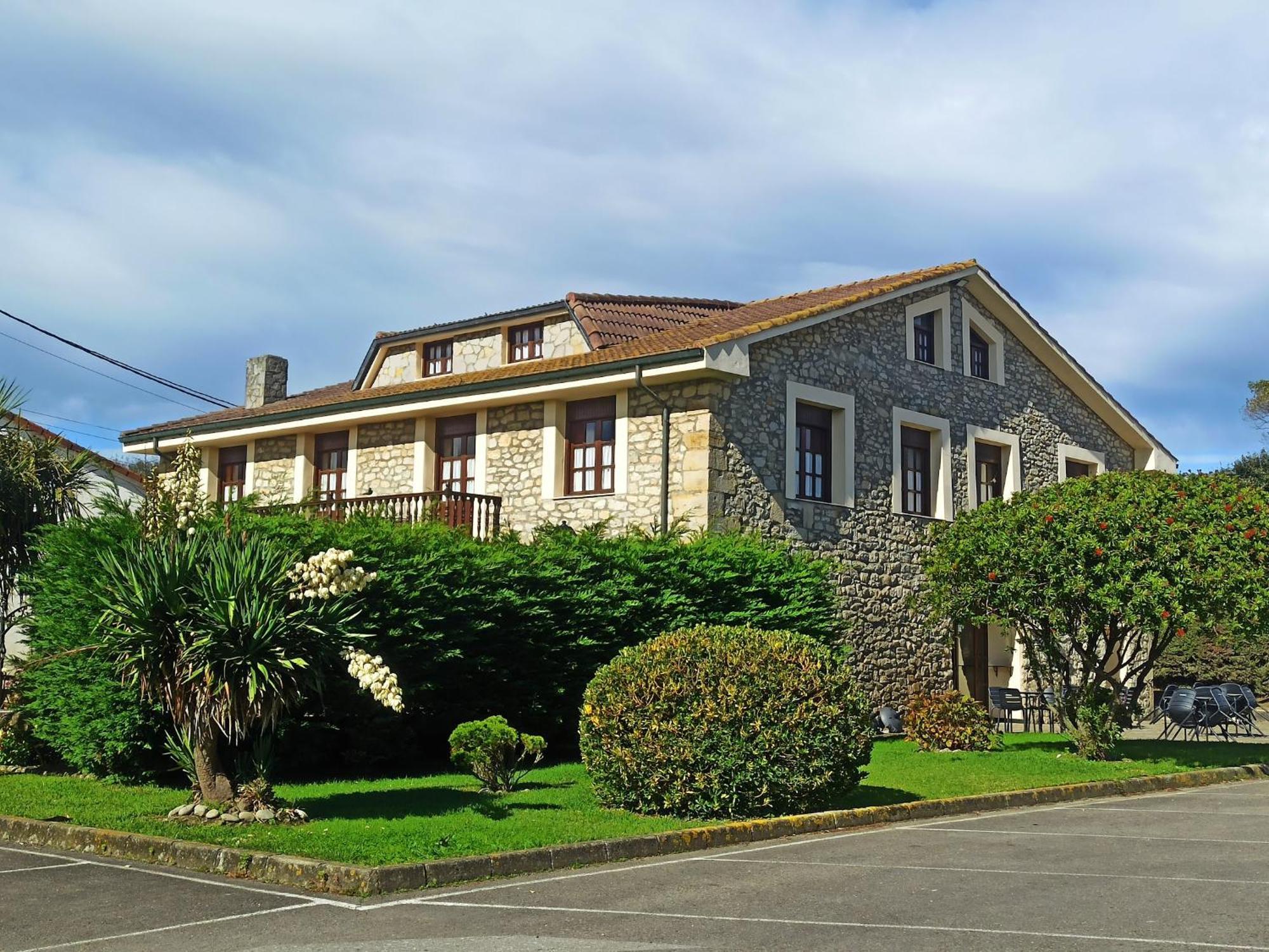 Posada Playa De Langre Exterior photo